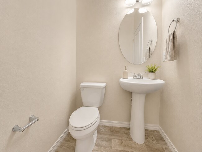Building Photo - Gorgeous 3 Bedroom Home + office in Mountain Vista Ranch!