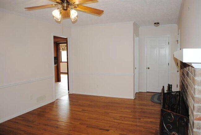 Building Photo - 1407 Independence Way