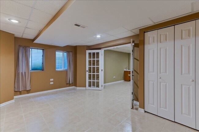 Building Photo - 309 E Theodore Ln