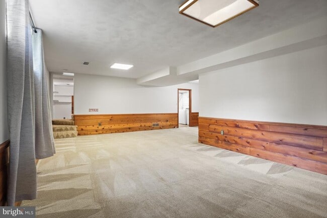 Building Photo - 6139 Tompkins Dr