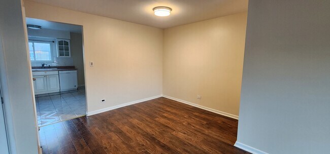 Building Photo - 9461 Bay Colony Dr
