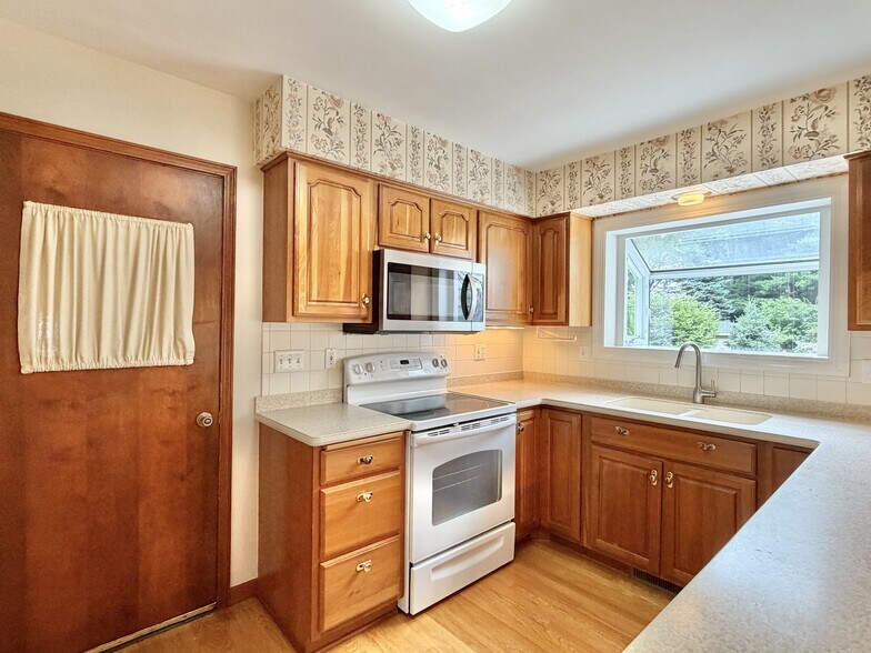 Building Photo - 85 S Huron Dr