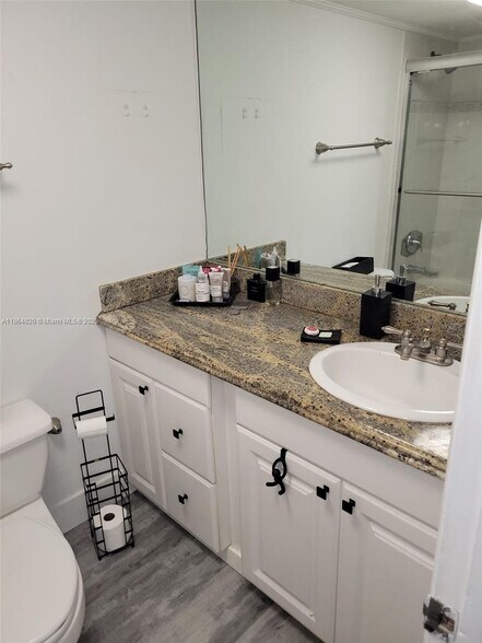 Building Photo - 20350 W Country Club Dr