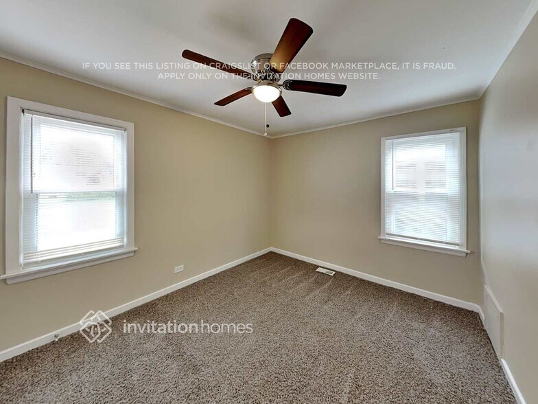 Building Photo - 9243 S 49th Ct