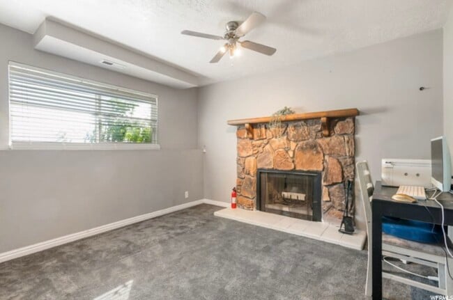 Building Photo - 5579 Deerbrush Cir