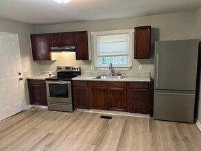 Building Photo - 529 Calvary Dr