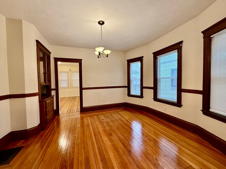 Building Photo - 29 Bromfield Rd