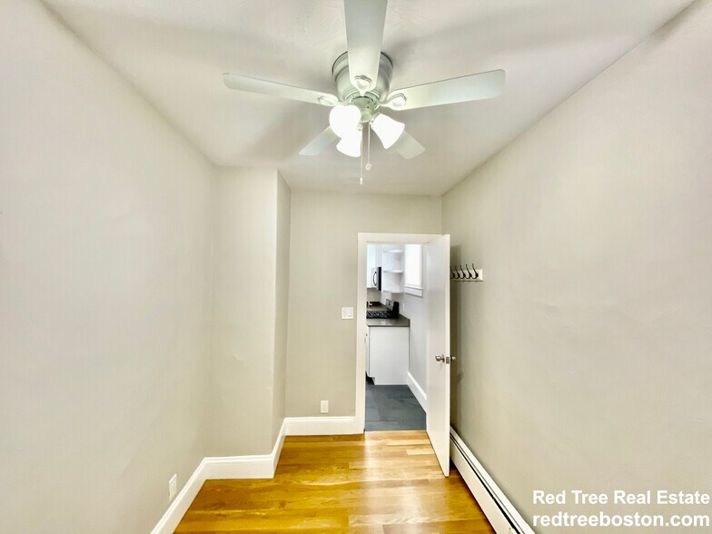 Building Photo - 32 Elmer St