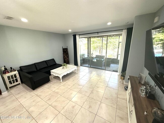 Building Photo - 7041 Beauhaven Ct