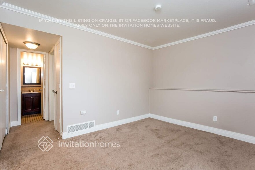 Building Photo - 4817 S Pitkin Way