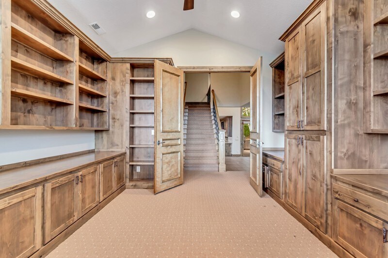 Building Photo - 3608 E Crest Mount Cir