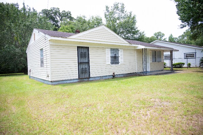 Primary Photo - 1715 Jarrell Dr