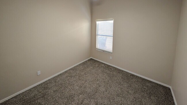 Building Photo - 3 Bedroom Plus an Office Home in the Candlewood Community Near S Cooper Rd and W Warner Rd!