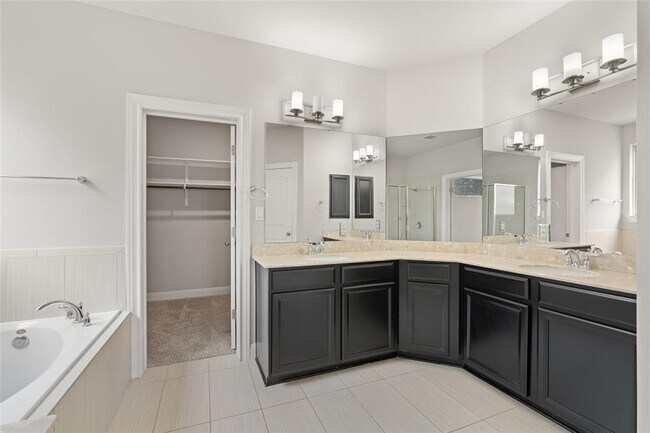 Building Photo - 15601 Cabrillo Way