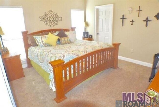 Building Photo - 15070 Coldwater Dr