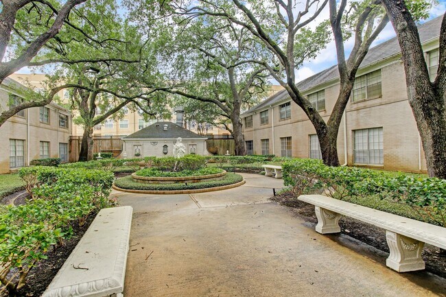 Building Photo - 2600 Bellefontaine St