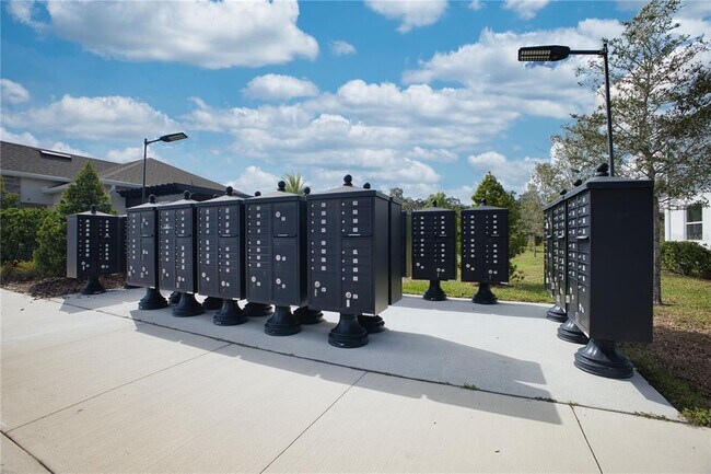 Building Photo - 14824 Outfitter St