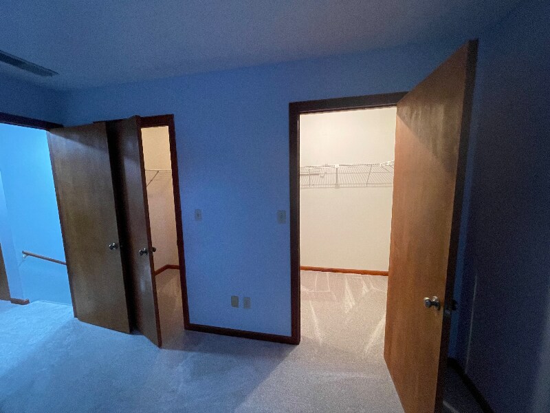 Building Photo - 1372 Red Tail Hawk Dr