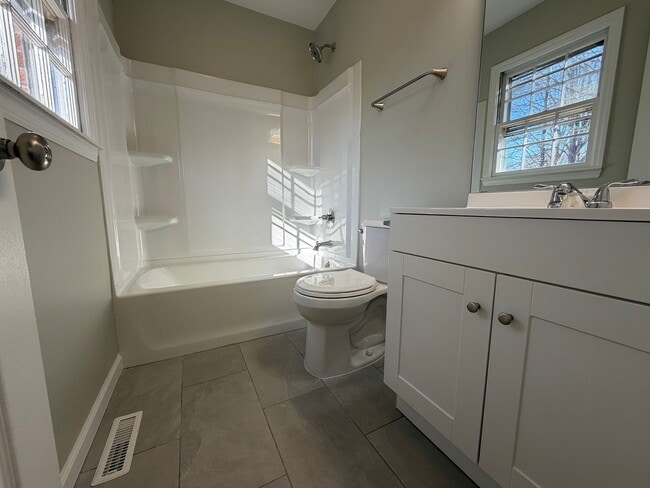 Building Photo - 415 Carrsbrook Dr