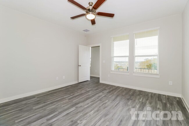 Building Photo - 620 Raglands Rd