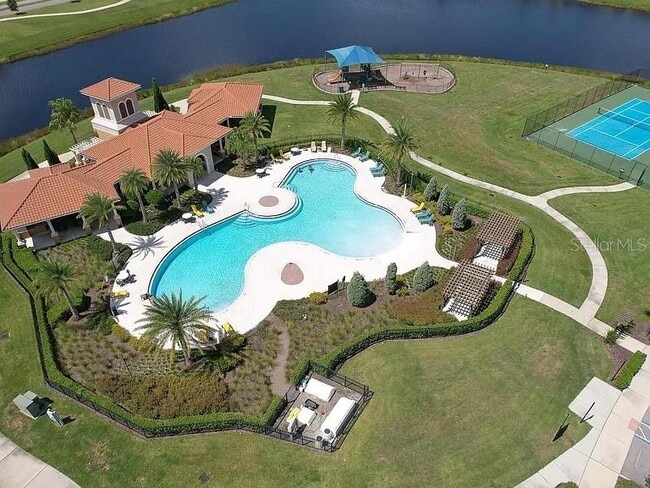 Building Photo - 16336 Little Garden Dr