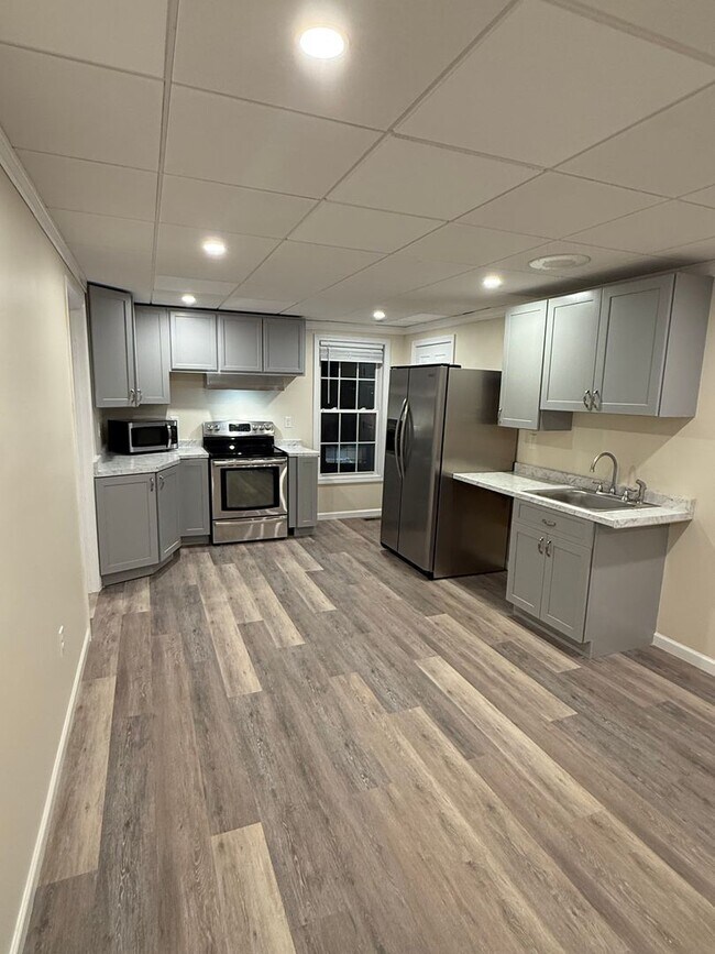 Building Photo - 1913 Dover Rd