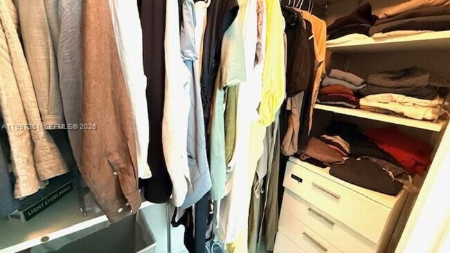 Building Photo - 460 NE 28th St