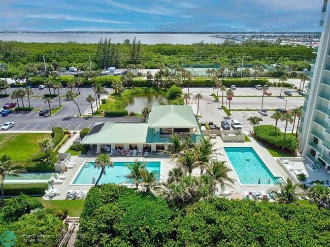 Building Photo - 9940 S Ocean Dr