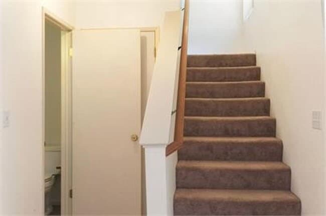 Building Photo - Great 2 bedroom, 1.5 bath in South Davis f...