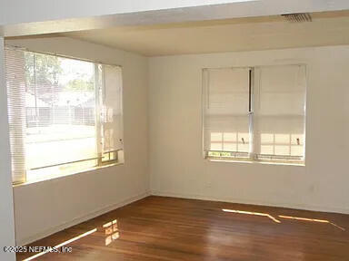 Building Photo - 1335 W 12th St