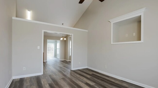 Building Photo - 1005 Tellis Dr