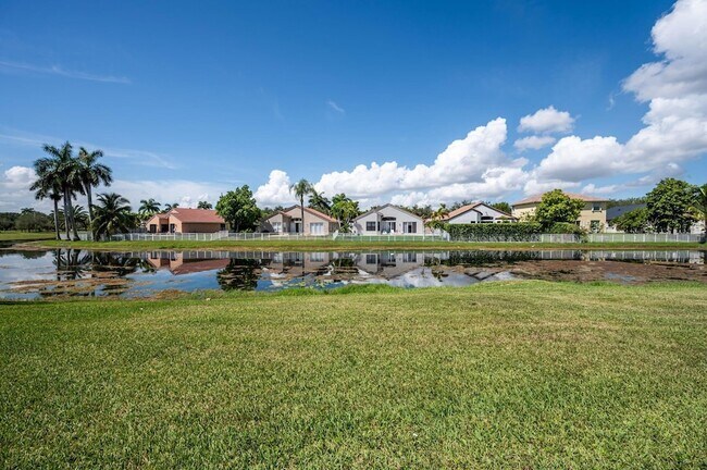 Building Photo - 18650 SW 28th Ct