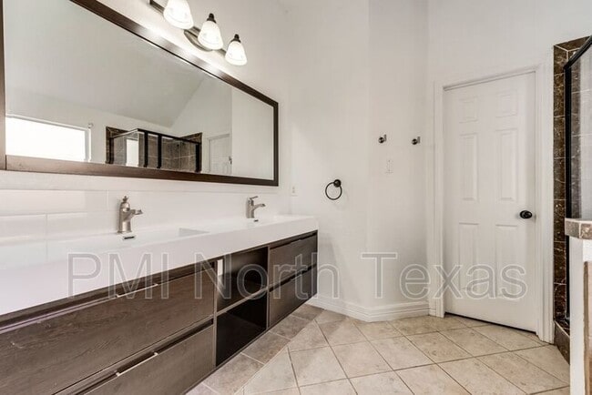 Building Photo - 3708 Bryson Dr