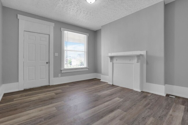 Building Photo - 124-126 E MORRILL AVE