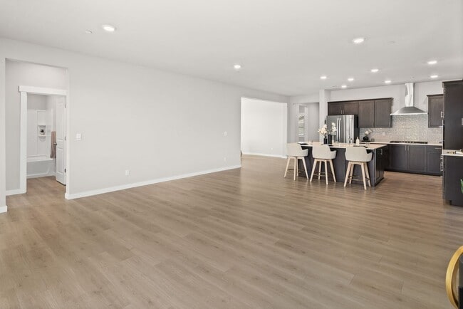 Building Photo - 4 Bedroom Home with Spacious Fully Fenced ...