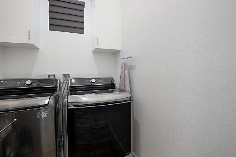 Building Photo - 168 Follyhatch