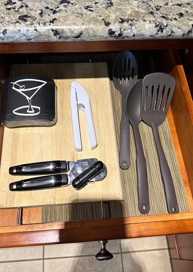 Building Photo - 450 N Arlington Ave