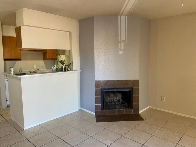 Building Photo - 10100 S Gessner Rd