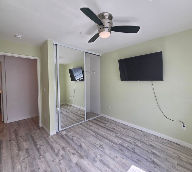 Building Photo - Unfurnished 3/2 Kamalani Condo