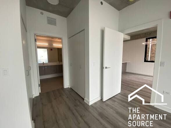 Building Photo - 1118 W Patterson Ave