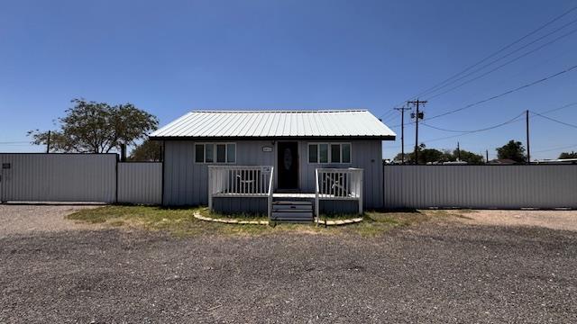 Primary Photo - 6015 N Golder Ave