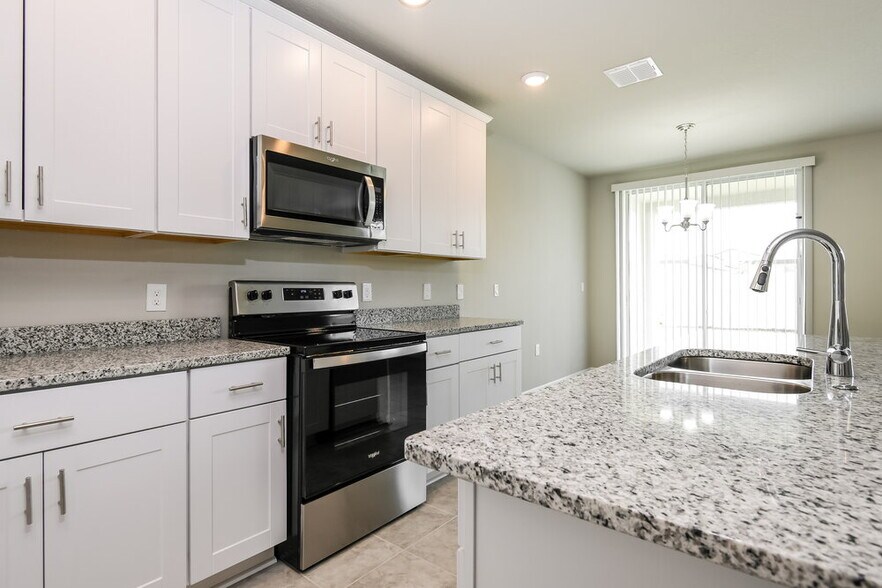 Building Photo - 5264 Sanders Oak Trl
