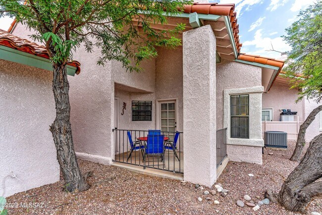 Building Photo - 6414 N Tierra De Las Catalinas