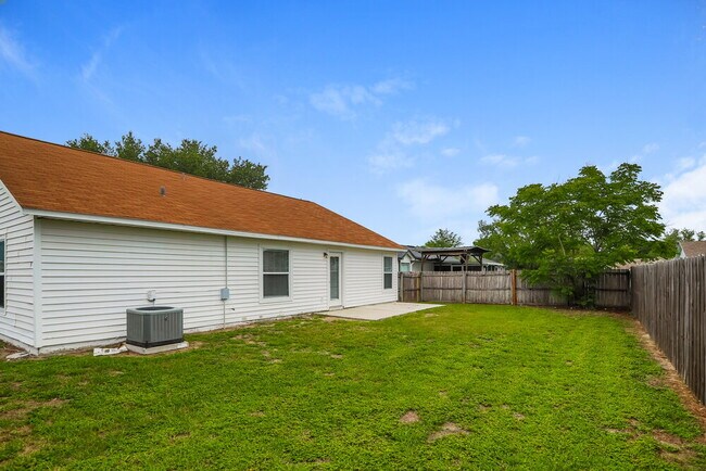 Building Photo - 7625 Dover Cliff Dr S