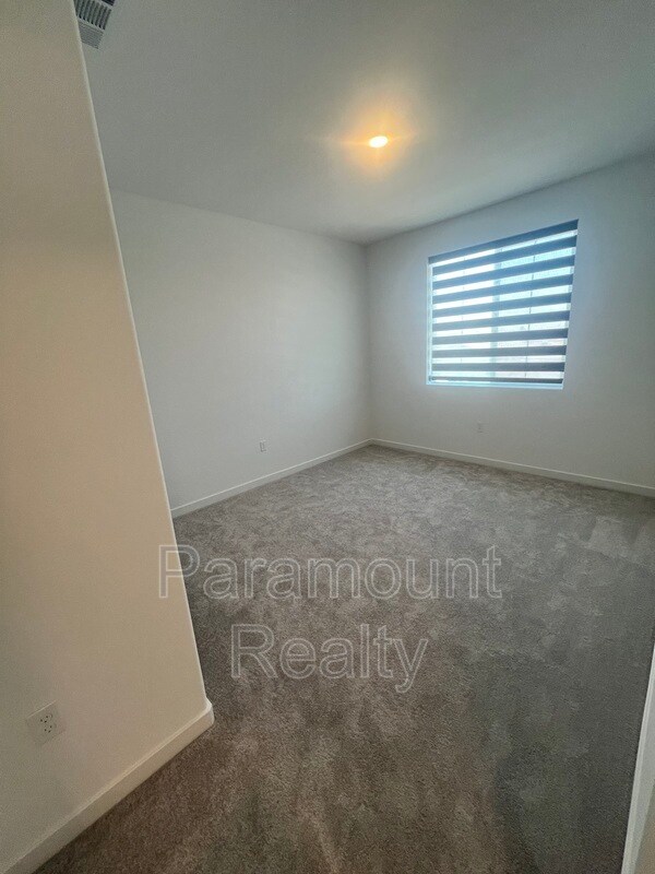 Building Photo - 1740 Lacey Ave