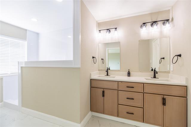 Building Photo - 10909 Promise Land Dr