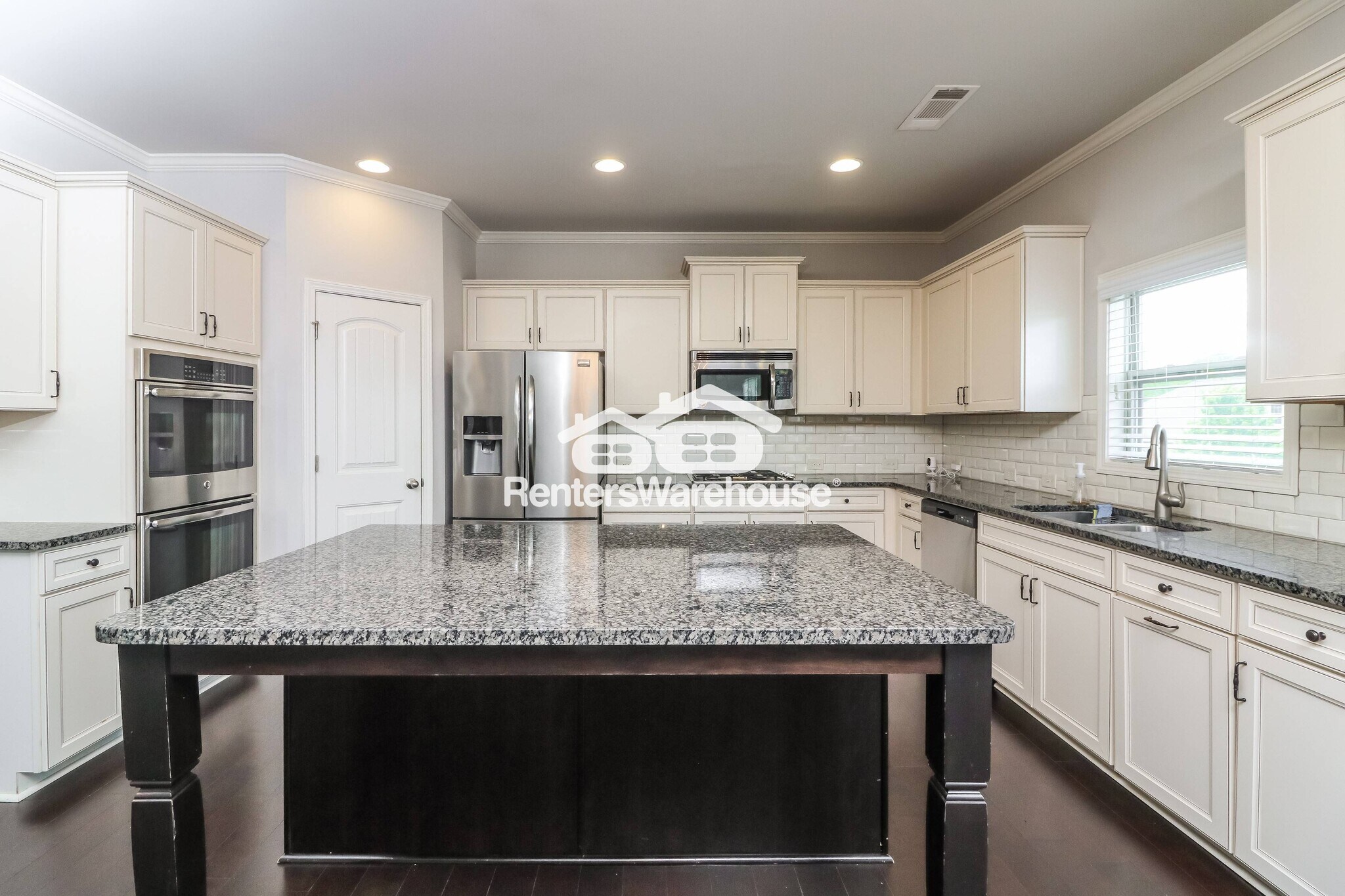 Building Photo - 6226 Discovery Ct