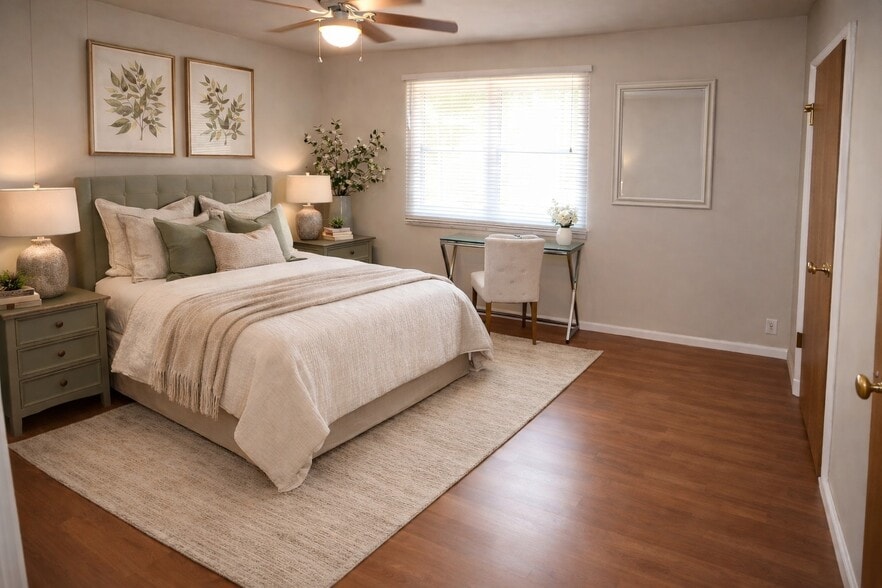 Building Photo - 1023 W 18th St