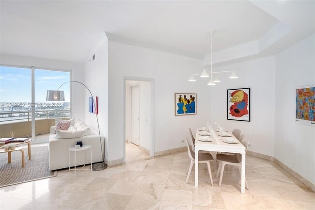 Building Photo - 888 Brickell Key Dr
