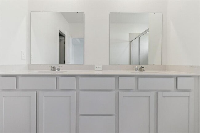 Building Photo - 2701 Skyline Lp